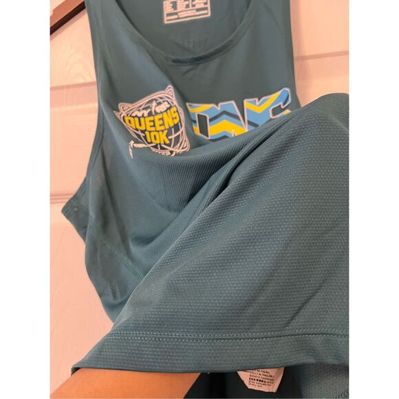 NEW BALANCE QUEENS 10K SINGLET NYRR - 2023 - Picture 4 of 12